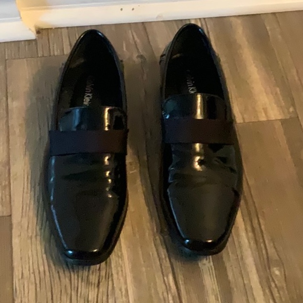Mens dress shoes. Black. Calvin Klein. Size US 7.5